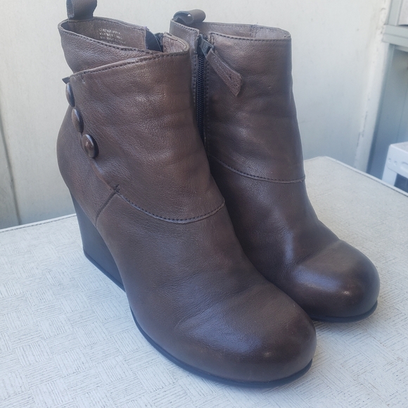 Miz Mooz Keegan wedge taupe leather booties size 10 - Picture 3 of 13